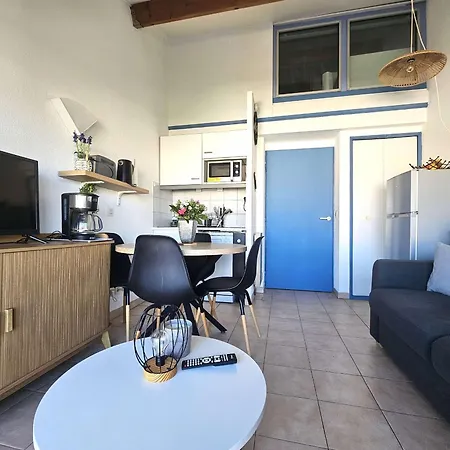 Duplex 2 Pieces Avec Terrasse Et Piscine A Balaruc-les-Bains
